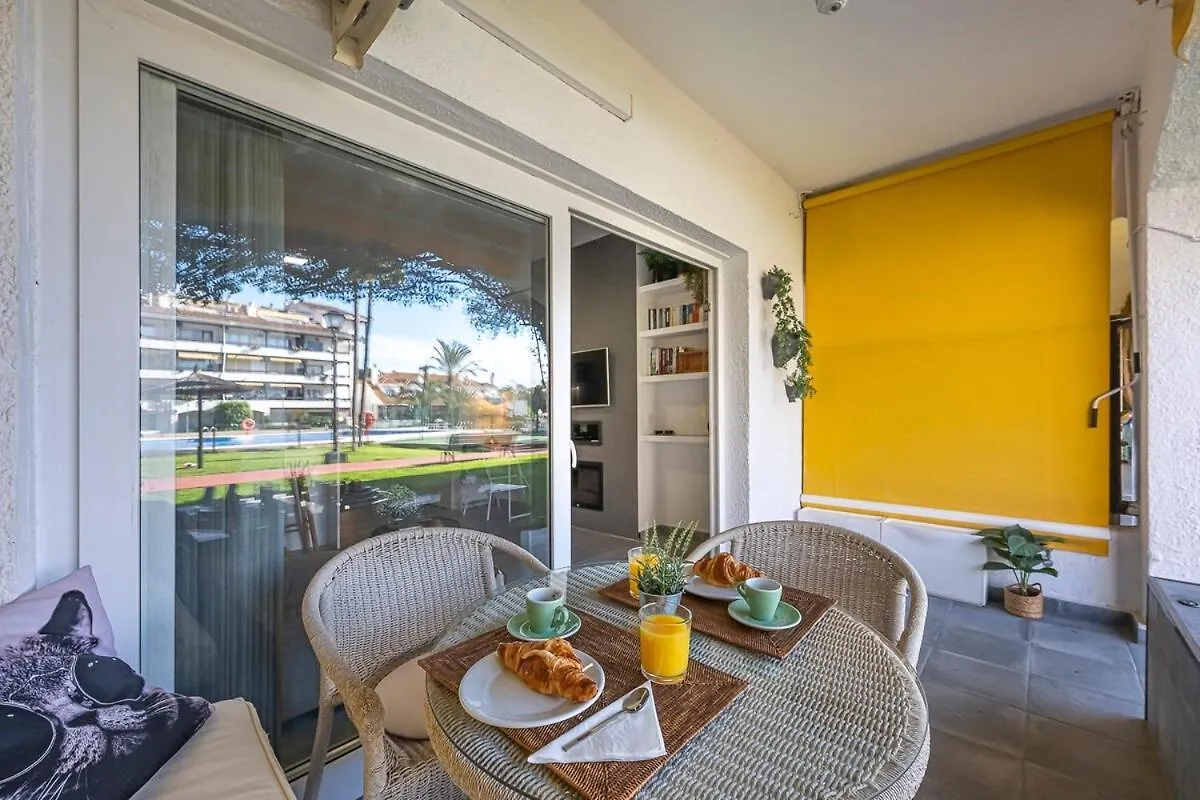 Apartment Golden Mile Getaway, Garden View, Pool & Comfort Marbella Spain