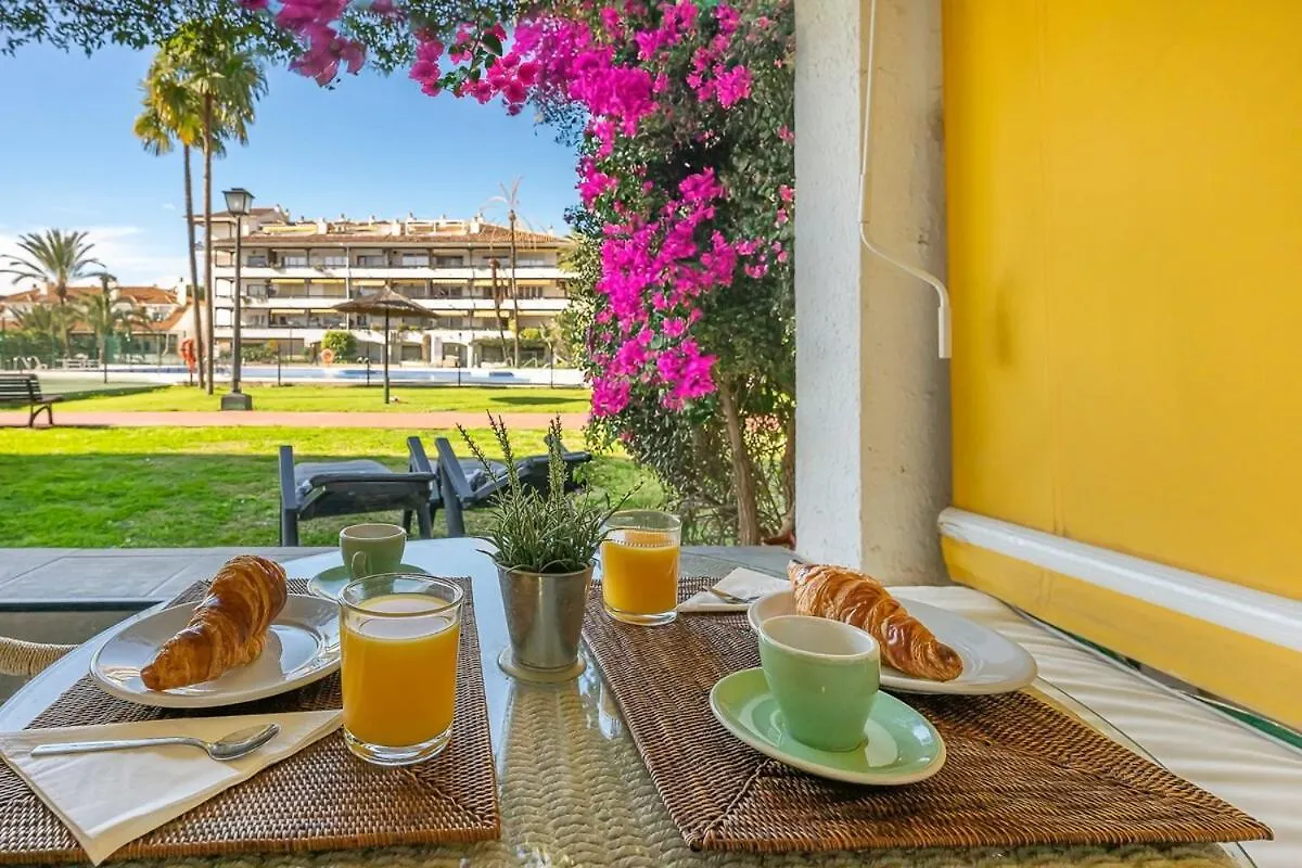 Apartment Golden Mile Getaway, Garden View, Pool & Comfort Marbella Spain